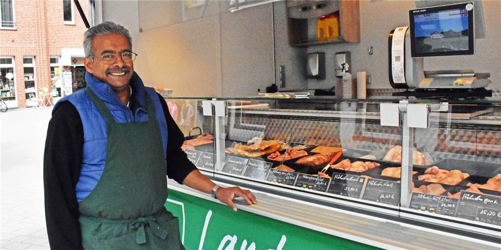 Hof Klöpper aus Velen verkauft regionales Biofleisch auf dem Ahauser Markt Auf dem Marktstand des Velener Hofes Klöpper verkauft Soosaithas Alfred mittwochs und freitags neuerdings Biofleisch.