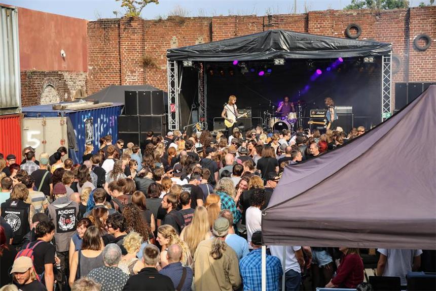 Jede Menge Hard Rock auf dem Schrottplatz Auf dem Schrottplatz an der Schlägelstraße steigt wieder das Junkyard Open Air.
