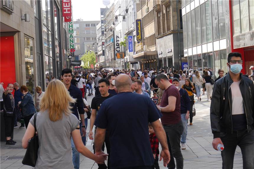 Kein einziger neuer bestätigter Coronavirus-Fall in Dortmund am Montag Auf dem Westenhellweg wurde es am Samstag (9.5.) voll.