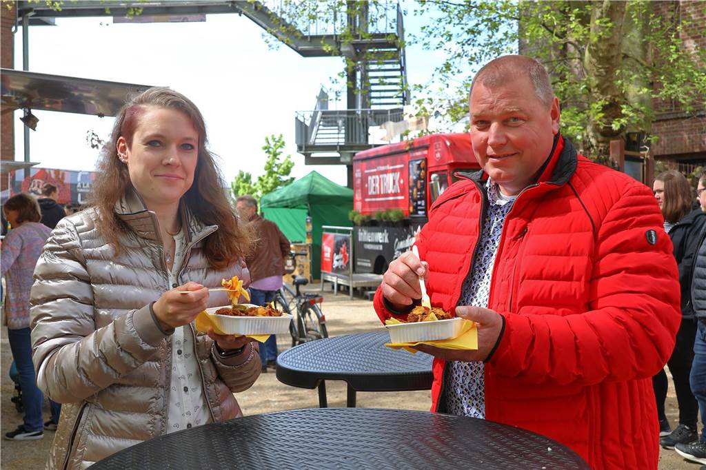 Streetfood-Festivals: Eins zieht sich zurück, das andere kommt öfter Streetfood-Festival auf dem Platz der Deutschen Einheit.