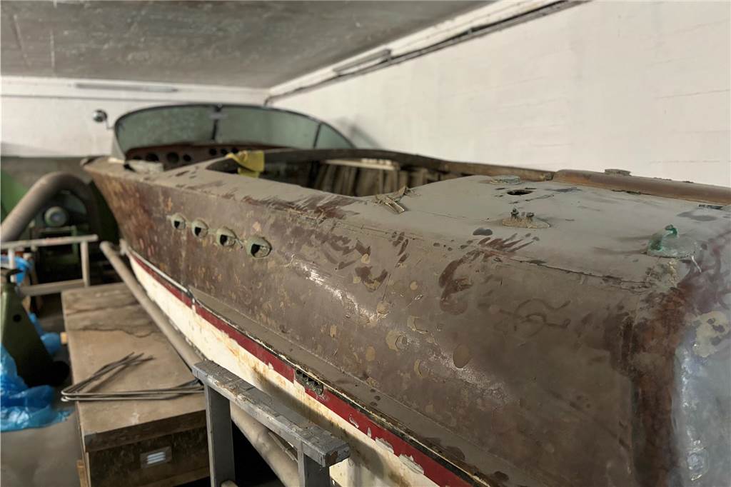 Einzige Bootswerft Dortmunds: Wo Reiche ihre Yacht restaurieren lassen Auf den ersten Blick sieht die Yacht wertlos aus, doch Bootskenner wissen um den Wert dieses Schmuckstücks.