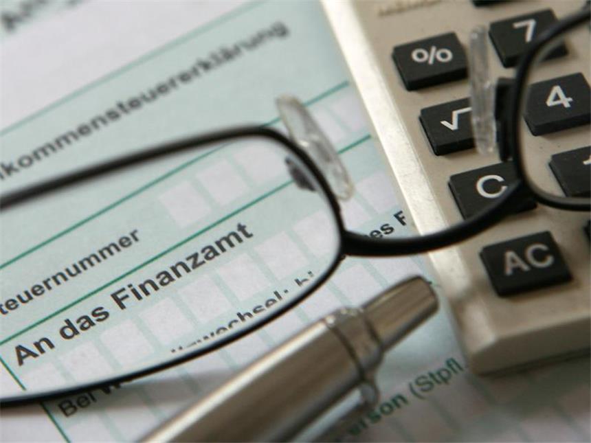 Krankenkassenbonus mindert nicht immer Sonderausgabenabzug Auf den Sonderausgabenabzug bei der Einkommensteuer hat ein eventueller Krankenkassenbonus keinen Einfluss. Foto: Oliver Berg