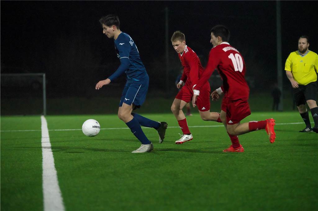 Auf der Anlage von BW Lavesum trafen am Montagabend (13. Februar) die U16 des VfL Bochum und die U16 Auswahl Nord des FLVW aufeinander. Die Bochumer setzten sich am Ende mit 6:4 durch.