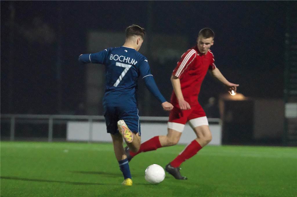 Auf der Anlage von BW Lavesum trafen am Montagabend (13. Februar) die U16 des VfL Bochum und die U16 Auswahl Nord des FLVW aufeinander. Die Bochumer setzten sich am Ende mit 6:4 durch.
