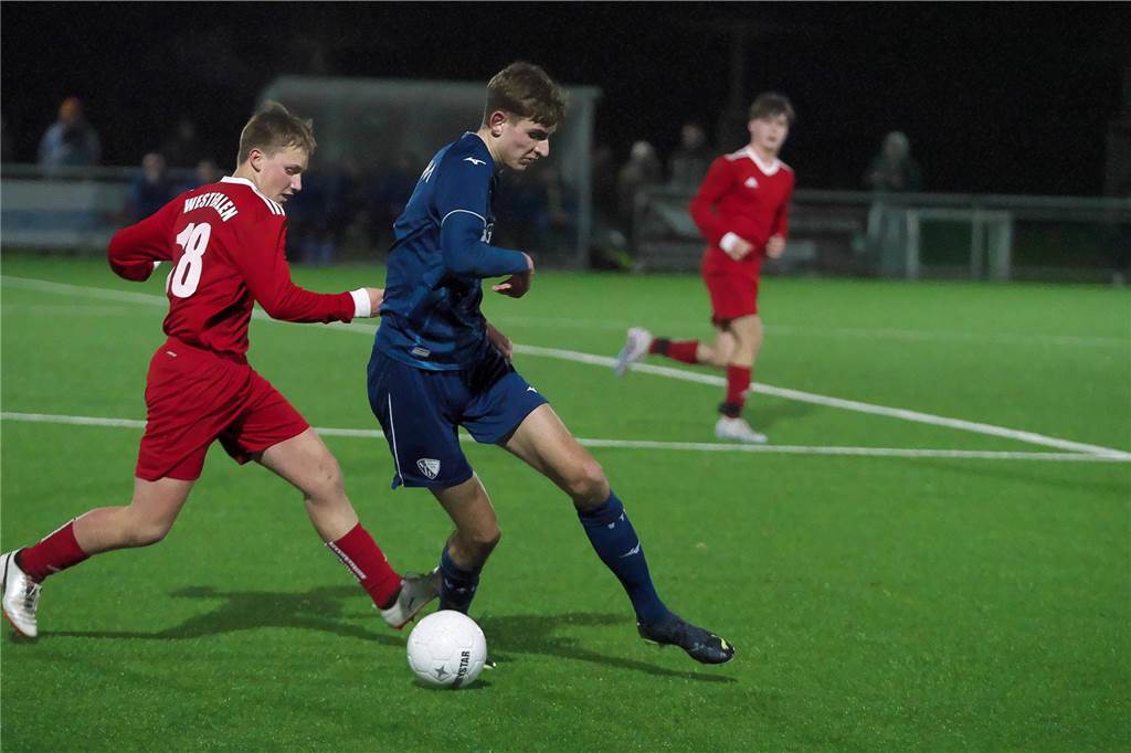 Auf der Anlage von BW Lavesum trafen am Montagabend (13. Februar) die U16 des VfL Bochum und die U16 Auswahl Nord des FLVW aufeinander. Die Bochumer setzten sich am Ende mit 6:4 durch.