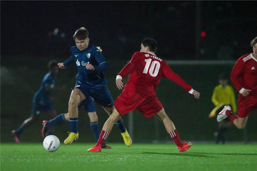 Auf der Anlage von BW Lavesum trafen am Montagabend (13. Februar) die U16 des VfL Bochum und die U16 Auswahl Nord des FLVW aufeinander. Die Bochumer setzten sich am Ende mit 6:4 durch.