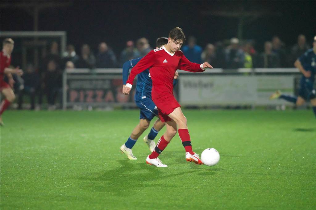 Auf der Anlage von BW Lavesum trafen am Montagabend (13. Februar) die U16 des VfL Bochum und die U16 Auswahl Nord des FLVW aufeinander. Die Bochumer setzten sich am Ende mit 6:4 durch.