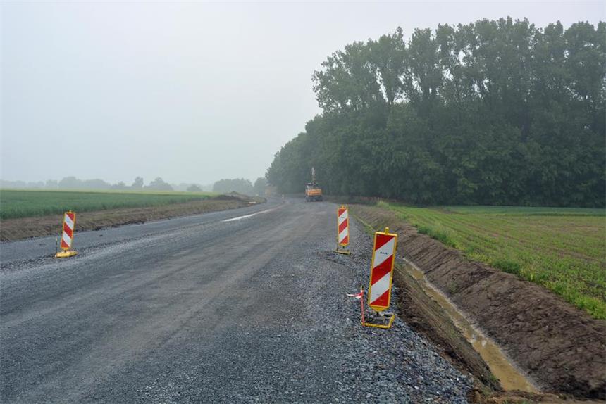 Unglück auf Olfener Baustelle - Baggerfahrer tot Auf der B474 bei Olfen ist ein Baggerfahrer verunglückt.