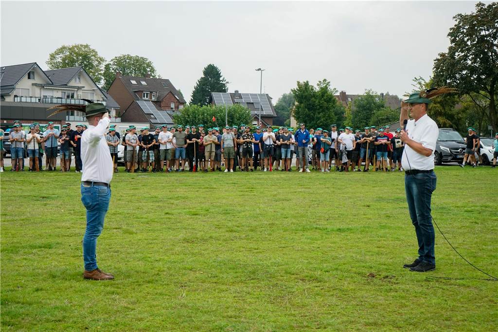 Gute Stimmung bei den Kirchhellener Schützen: Die schönsten Bilder von der 4. Übung Auf der Festwiese am Brauhaus versammeln sich die Schützen zum Marsch.
