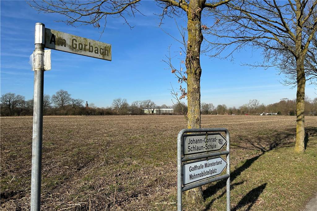 Pläne für Hallenbad-Zukunft: Uneinigkeit über weiteres Vorgehen Auf der Fläche Schloßstraße/Am Gorbach soll das DRK künftig aktiv werden.