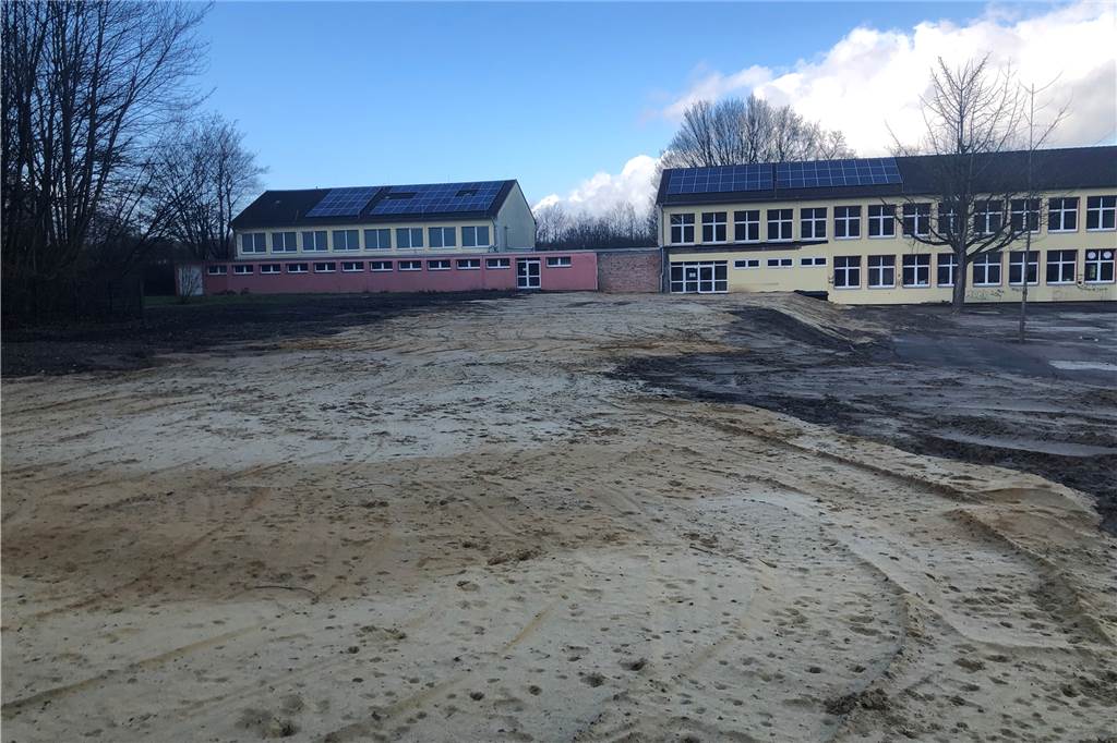 Stadt Castrop-Rauxel schreibt Kita-Neubau in Merklinde neu aus Auf der Freifläche vor der ehemaligen Harkortschule soll ein neuer Kindergarten Platz finden.