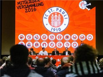 Auf der Mitgliederversammlung wird der Gewinn verkündet. Foto: Markus Scholz