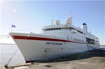 Auf der "MS Deutschland" darf der Schermbecker Dirk Szczepaniak am Freitag das Viertelfinal-Spiel moderieren.
