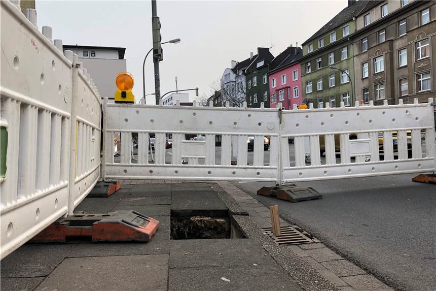 Tagesbruch auf der Münsterstraße – Fahrbahn gesperrt Auf der Münsterstraße kam es am Montagnachmittag zu einem Tagesbruch.