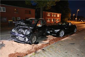 Auf der Olfener Straße gab es einen Frontal-Zusammenstoß zweier Autos.