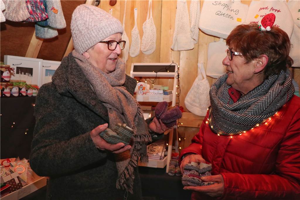 Auf der Suche nach einem Geschenk, konnte man an den Ständen fündig werden.