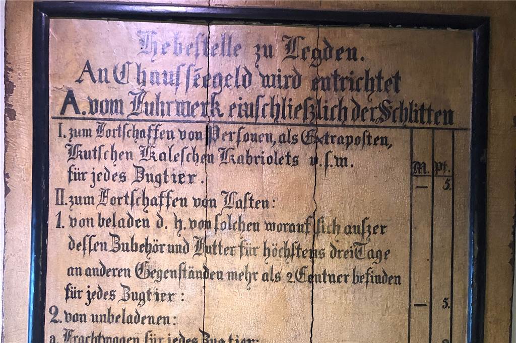 Bei Hermann auf der Höhe: Von der Zollstelle zum Landhotel-Restaurant Auf der Tafel im Gastraum sind noch die Gebühren der alten Zollstelle ablesbar.