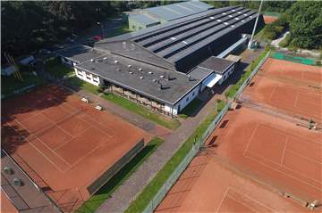 Auf der Tennisanlage des TuS Ickern am Kattenstätter Busch darf wegen der Corona-Krise derzeit nicht gespielt werden.