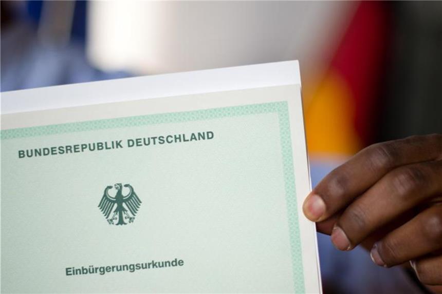 Auf die Frage, ob die EU-Kommission Briten raten würde, die Staatsbürgerschaft eines anderen EU-Landes anzunehmen, wollte ein Sprecher keine Antwort geben. Foto: Julian Stratenschulte
