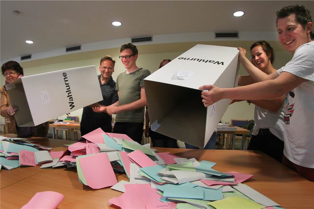 Corona wirbelt Planung für die Kommunalwahl 2020 durcheinander Auf die Helfer in den Wahllokalen kommt bei der Auszählung der Kommunalwahl am 13. September viel Arbeit zu.