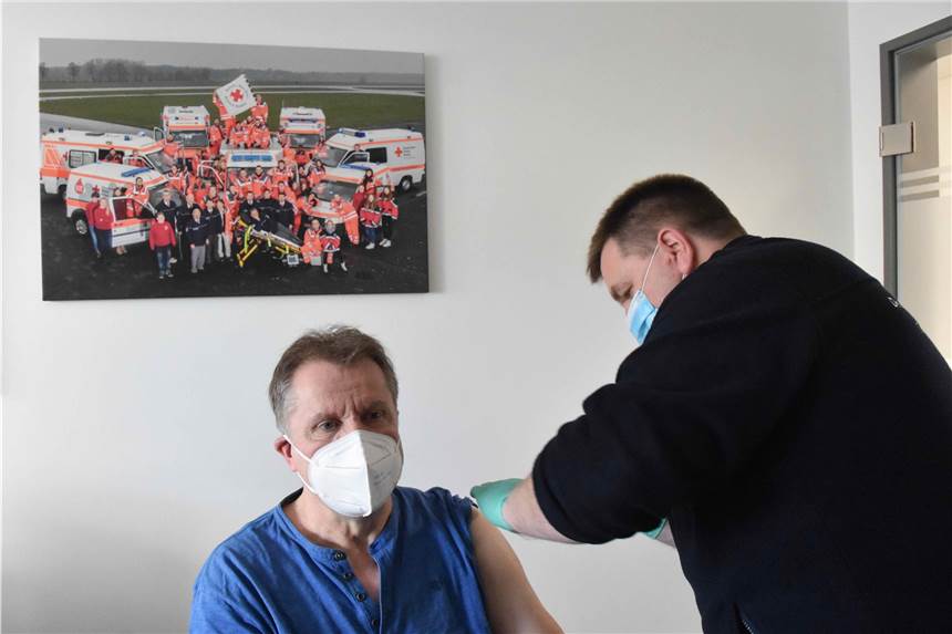 Corona: Kreis Borken will weitere Impfkapazitäten aufbauen Auf die hohe Nachfrage nach Impfungen will der Kreis mit weiteren Impfkapazitäten reagieren. Das DRK hat in Stadtlohn einen Impfspot aufgebaut. Ähnliches soll es auch in den anderen Kreiskommunen geben.