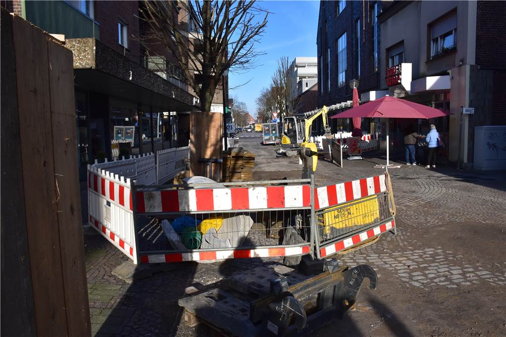 Mit Video: Bauarbeiten an der Bonenstraße in Werne gehen weiter - Ende ist in Sicht Auf die Kanal- und Anschlussarbeiten an den Häusern folgen nun die Arbeiten an der Oberfläche.