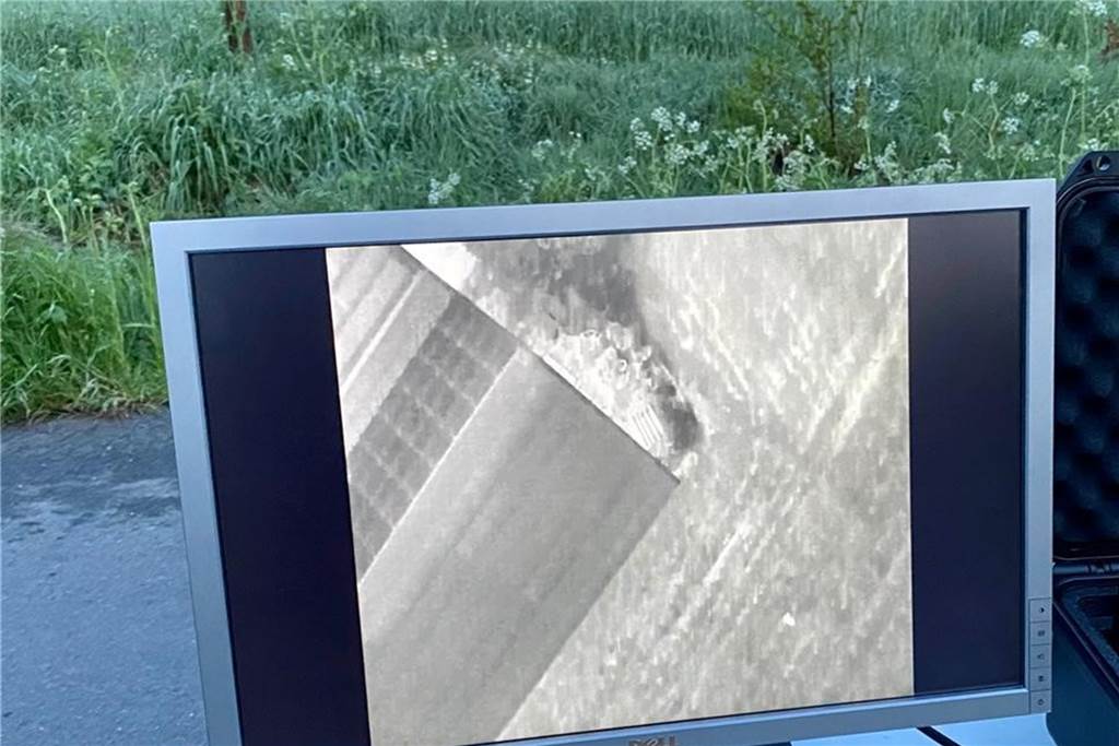 Kitzrettung Vreden rettet Wildtiere und bekommt Drohnenförderung vom Land Auf diesem Monitor sieht man Wärmesignaturen von Wildtieren.
