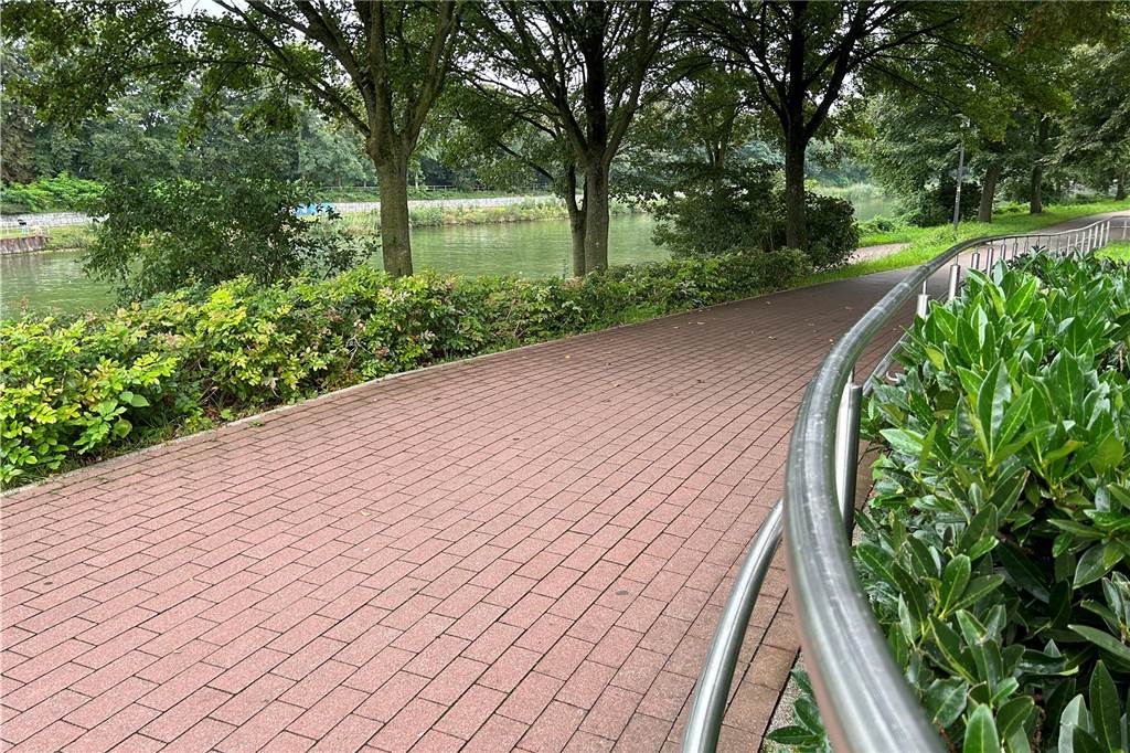 Streit am Kanal: „Dann hat er mir die Machete gezeigt“ Auf diesem Weg am Kanalufer in Dorsten ist es zu einer Auseinandersetzung gekommen, bei der auch eine Machete gezogen worden ist.