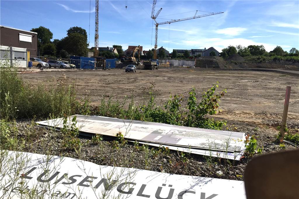 Neubaugebiet am Luisenglück ist ein Stück Strukturwandel für Hombruch Auf dieser Fläche an der Straße "Luisenglück" soll die neue Polizeiwache in Barop entstehen.
