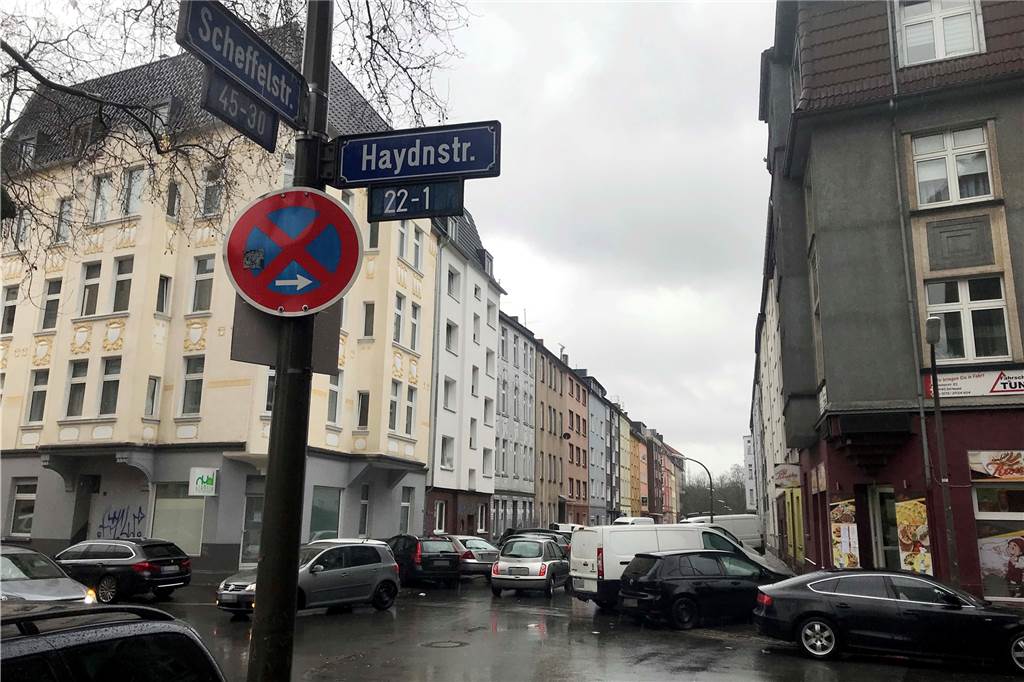 Nordstadt-Eskalation: „Die kamen von links und rechts, jeweils zehn Mann“ Auf dieser Kreuzung trafen am Samstagabend zwei rivalisierende Gruppen aufeinander.