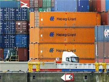 Auf Drängen wichtiger Aktionäre will die TUI-Führung sich von der Schifffahrtstochter Hapag-Lloyd trennen.