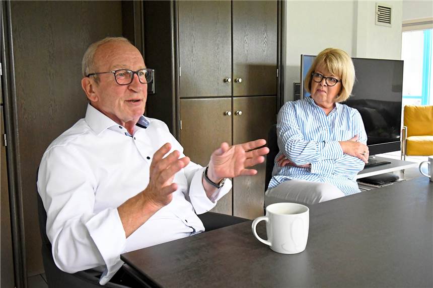 Auf einen Kaffee bei Robert Heinze Auf einen Kaffee: Die Redaktion war zu Gast bei FDP-Kandidat Robert Heinze, hier mit seiner Ehefrau Ilse.