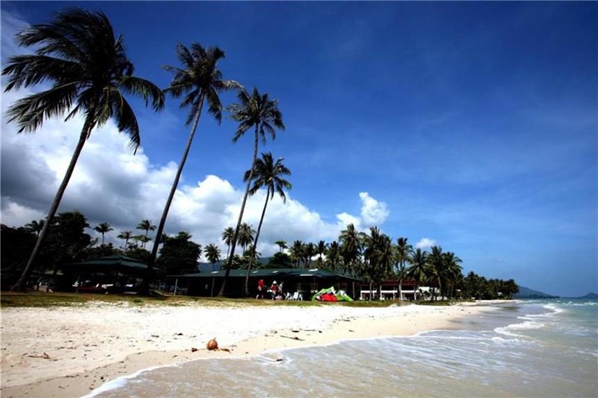 Thailand will Ferieninseln besser vor Umweltschäden schützen Auf Ferieninseln wie Ko Samui hinterlassen Fischerei und Tourismus einige Umweltschäden. Mit neuen Verboten will Thailand nun dagegen vorgehen. Foto: Tolga Bozoglu
