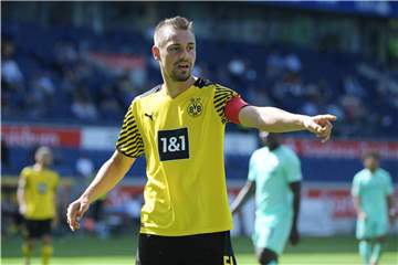 Auf Franz Pfanne kommt beim Heimspiel der BVB-U23 gegen Waldhof Mannheim ganz besonders viel Verantwortung zu. Er muss die Dreierkette organisieren.