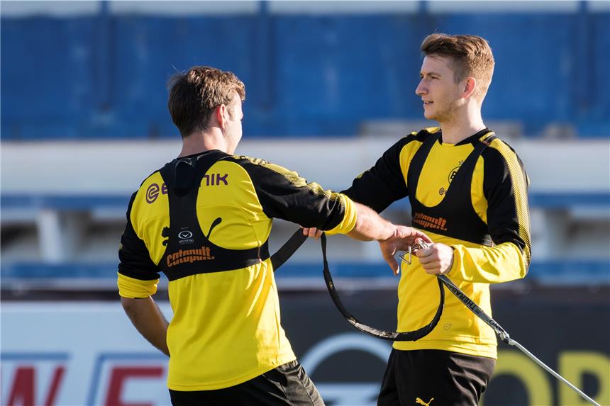 Das kongeniale BVB-Duo ist endlich wieder vereint Auf gerade einmal 146 gemeinsame Minuten auf dem Platz kommen Mario Götze (l.) und Marco Reus seit Sommer 2016.