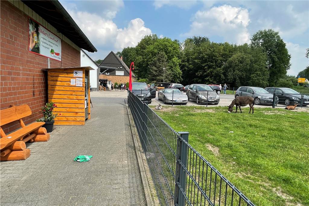Auf Hof Klöcker wird ebenfalls Spargel verkauft - allerdings keiner vom eigenen Feld.