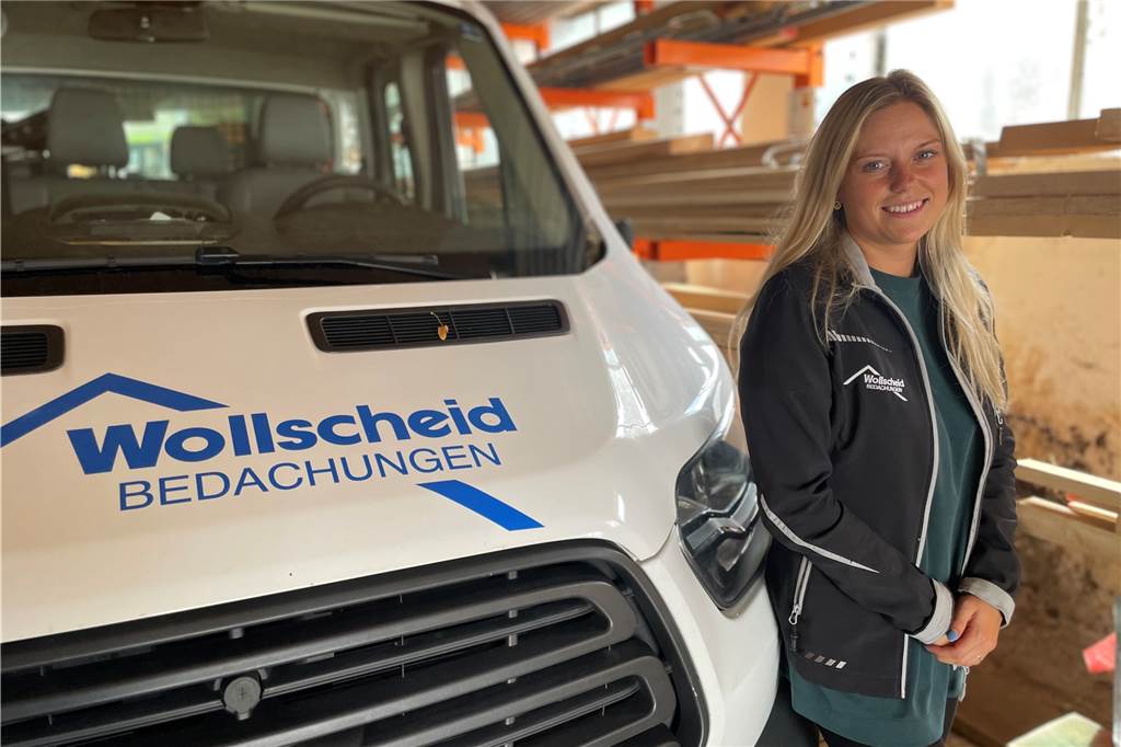Dortmunderin ist Dachdecker-Influencerin: „Am Anfang war das eine Katastrophe“ Auf ihrem Instagram-Profil gibt Sabrina Wollscheid Einblicke in ihre Arbeit auf dem Dach. Die Fotos machen entweder ihre Kollegen oder sie selbst per Selbstauslöser.