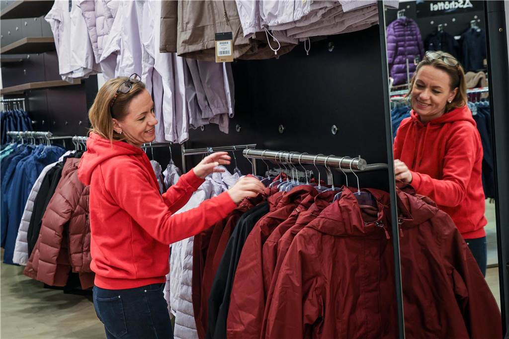Neues Sportartikel-Outlet am Westenhellweg: „Besser als Leerstand“ Auf insgesamt 12.500 Quadratmetern Verkaufsfläche werden im Ex-Kaufhof in Dortmund jetzt Sport- und Freizeitartikel und auch Fahrräder verkauft.
