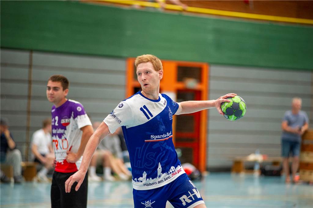 Zwischen Vorfreude und Sorgen: Schnellhardt über den Start beim HSC Haltern-Sythen Auf Julian Schrief und den HSC Haltern-Sythen wartet eine harte Oberliga-Saison mit 32 Spieltagen.
