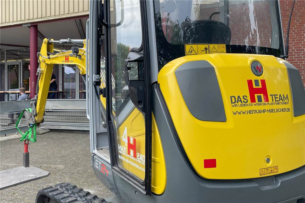 Auf kurzem Dienstweg konnten sich in der Stadthalle potenzielle künftige Arbeitskollegen kennenlernen.