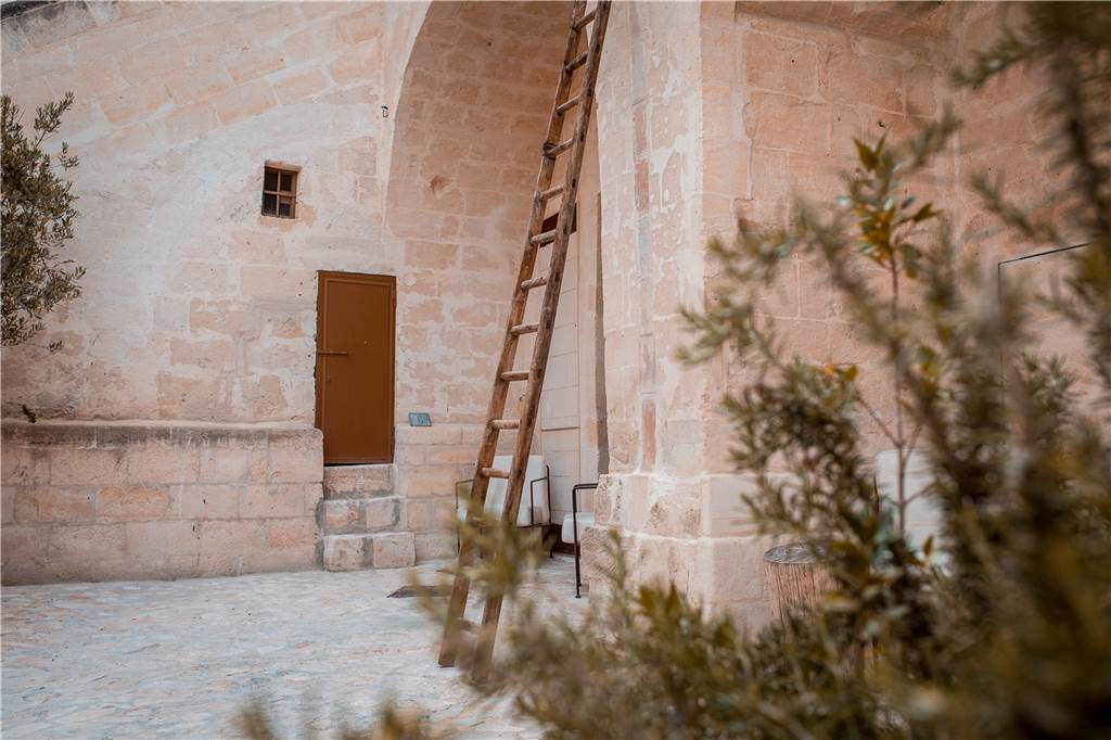 Zur Abwechslung mal was zum Schmunzeln - die kuriosesten Anekdoten aus dem Werner Stadtmuseum Auf oder unter solchen Sprossenleitern ist schon manches Unglück passiert - auch im Werner Stadtmuseum.