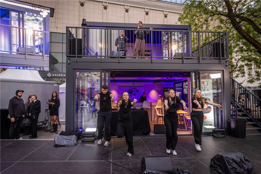 Auf vielen Bühnen in der Innenstadt gab es ab dem Nachmittag Musik.