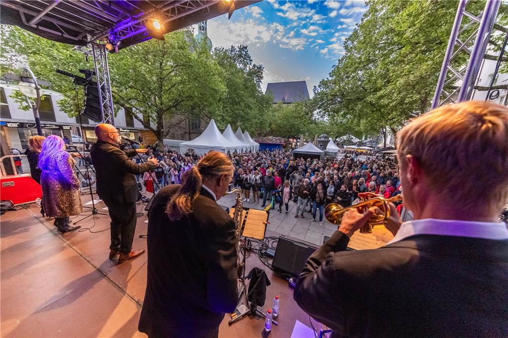 Auf vielen Bühnen in der Innenstadt gab es ab dem Nachmittag Musik.