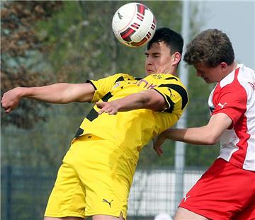 Auf weitere Treffer von Torjäger Janni-Luca Serra hoffen die Borussen im Halbfinal-Hinspiel.