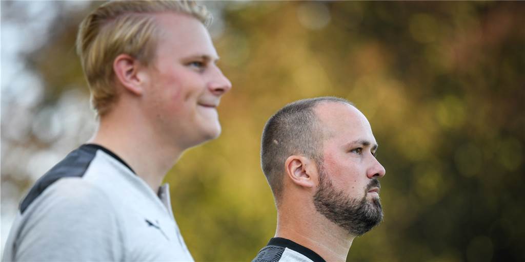 Schützenhilfe für den Lüner Nachbarn? Westfalia Wethmar bekommt es mit Kellerkind zu tun Auf Westfalia Wethmar und das Trainerteam um Paul Mantei (l.) und Steven Koch wartet am Sonntag eine brisante Aufgabe.