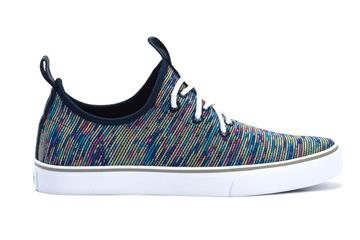 Auffällig wie die in dieser Saison angesagte Oberbekleidung der Herren ist dieser Sneaker von Project Delray (ca. 70 Euro). Foto: Project Delray/dpa