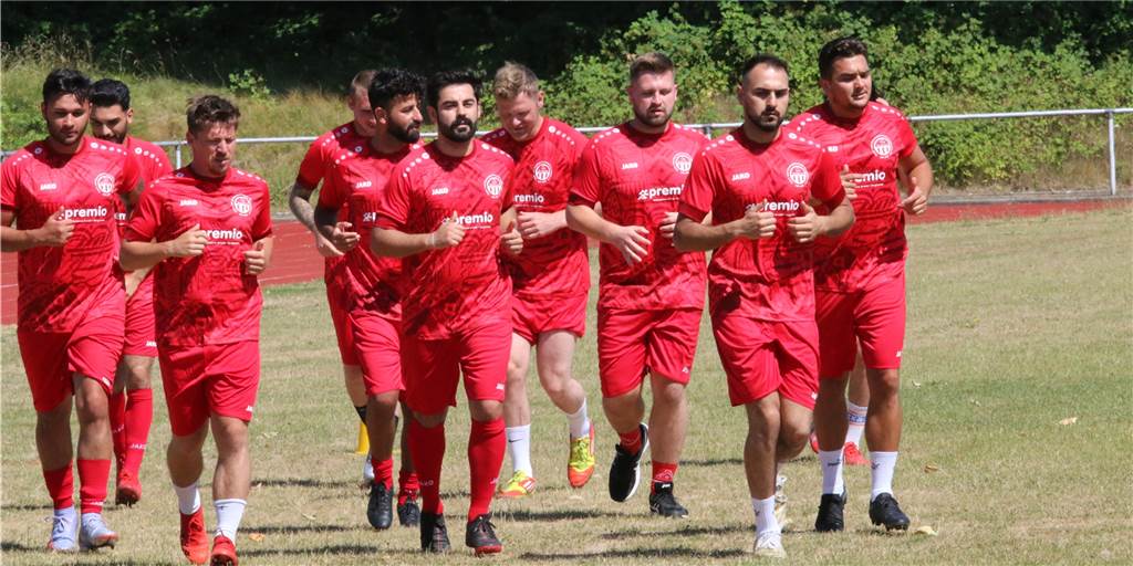 TuRa Bergkamens Trainer Brügmann gilt als toller Typ: „Wir müssen die Geschichte spannend gestalten“ Aufgalopp beim FC TuRa Bergkamen: Coach Chris Brügmann bat am Sonntag zur ersten Einheit der neuen Saison.