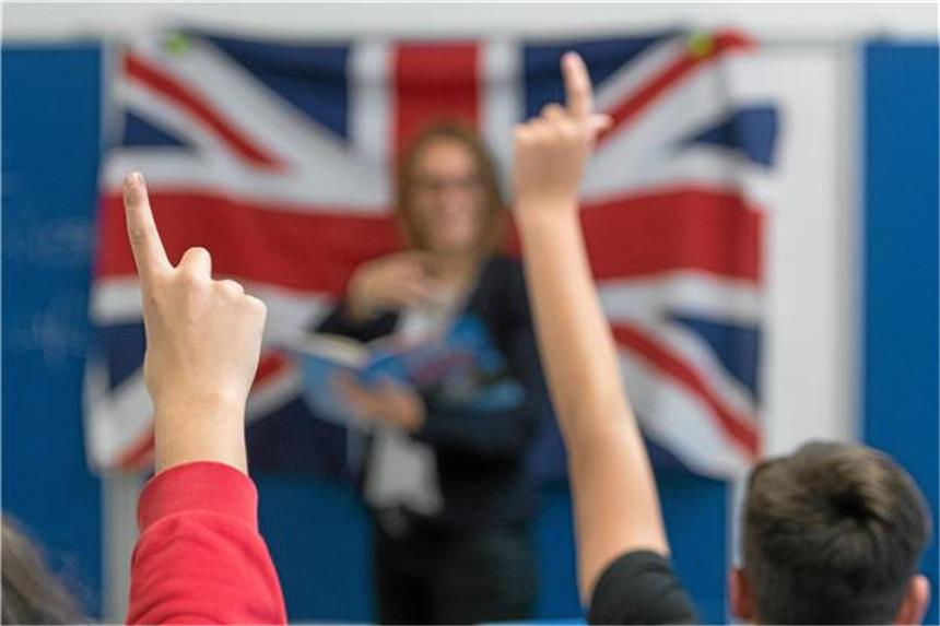Protest gegen Englisch-Prüfung in NRW hat Erfolg Aufzeigen und fragen wie im Unterricht ging nicht: Die Zentrale Abschlussprüfung im Fach Englisch brachte am vergangenen Donnerstag viele Schüler zur Verzweiflung.