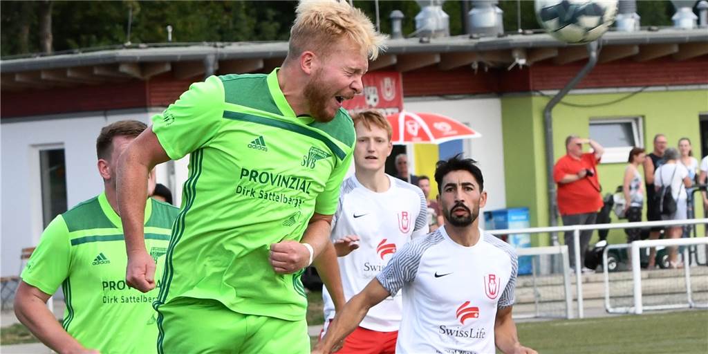 Spiel gedreht: SV Bausenhagen bejubelt bei RW Unna den Siegtreffer in der 90. Minute Augen zu und durch: Robin Pfahl und der SV Bausenhagen feierten bei RW Unna den zweiten Sieg in Folge.