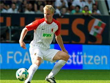 Augsburg muss wohl länger auf Martin Hinteregger verzichten. Foto: Stefan Puchner